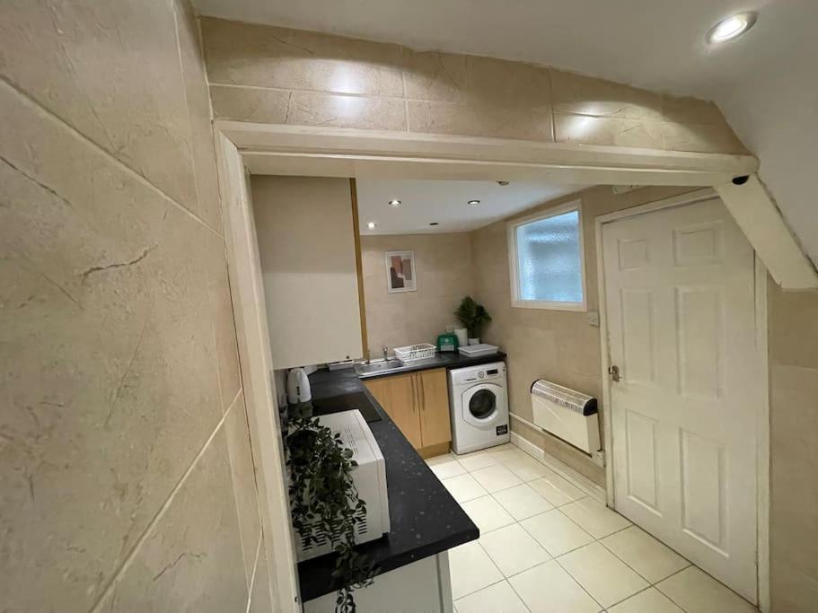 Stylish Cosy Studio Apartment Γκρέιβσεντ Εξωτερικό φωτογραφία