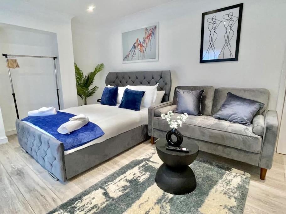 Stylish Cosy Studio Apartment Γκρέιβσεντ Εξωτερικό φωτογραφία