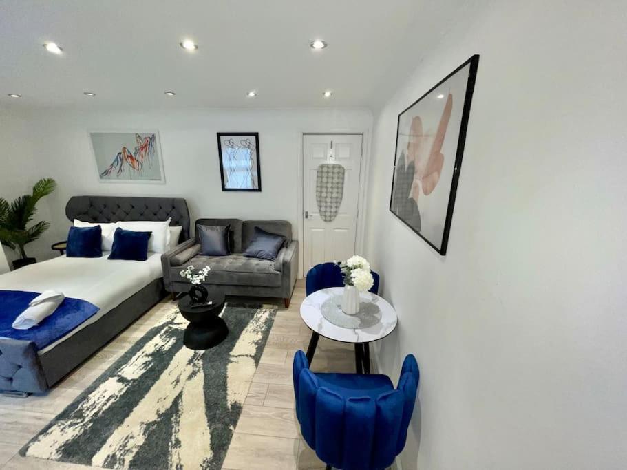 Stylish Cosy Studio Apartment Γκρέιβσεντ Εξωτερικό φωτογραφία