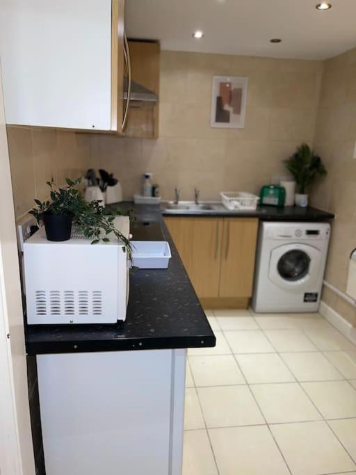 Stylish Cosy Studio Apartment Γκρέιβσεντ Εξωτερικό φωτογραφία