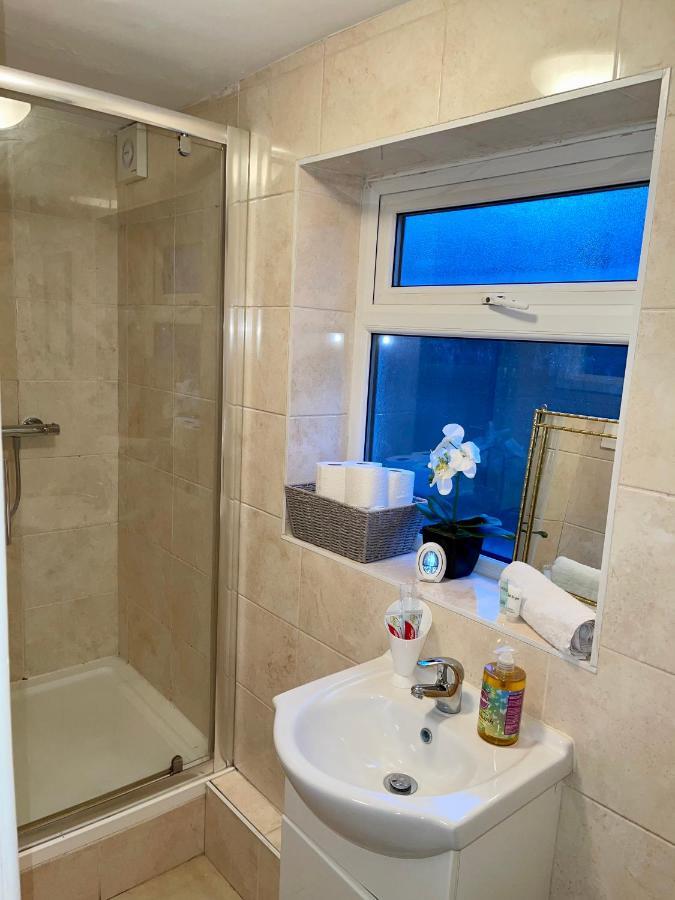 Stylish Cosy Studio Apartment Γκρέιβσεντ Εξωτερικό φωτογραφία